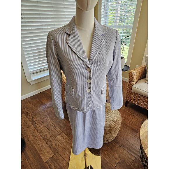Tahari Women's Seersucker Striped Blazer & Skirt Set Size 4P Career Coastal - Picture 1 of 16